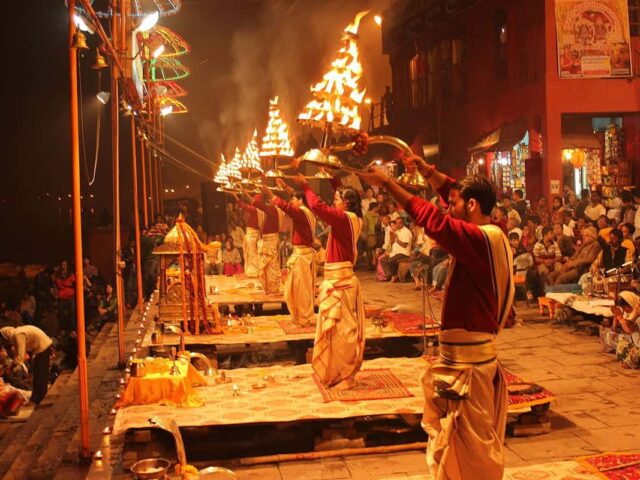 Hyderabad Varanasi Air Package 1N-2D